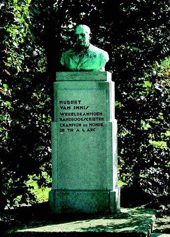 Hubert Van Innis Statue