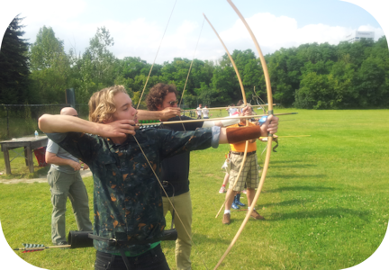 Reign actors doing archery